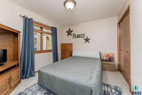 908 Oak Ridge Rd, Dell Rapids, SD 57022 photo 12