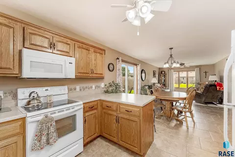 908 Oak Ridge Rd, Dell Rapids, SD 57022 photo 6