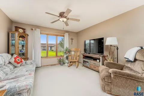 908 Oak Ridge Rd, Dell Rapids, SD 57022 photo 8