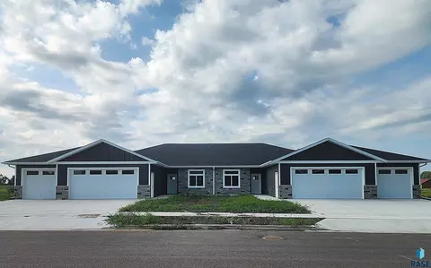 Exterior - 431 E Center Ave, Salem, SD 57058 photo 1 of 2