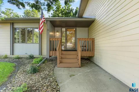 2905 E 33rd St, Sioux Falls, SD 57103 photo 4
