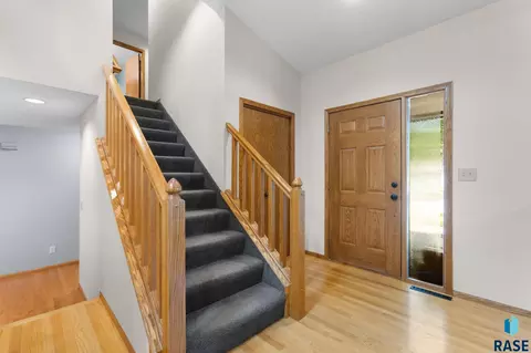 2905 E 33rd St, Sioux Falls, SD 57103 photo 5