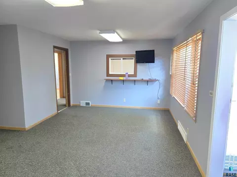 2010 W 33rd Street St, Sioux Falls, SD 57105 photo 6
