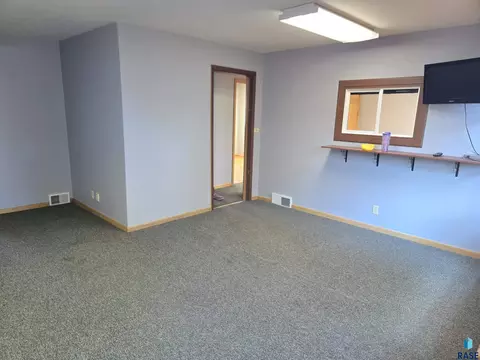 2010 W 33rd Street St, Sioux Falls, SD 57105 photo 4