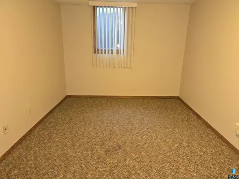 2010 W 33rd Street St, Sioux Falls, SD 57105 photo 16