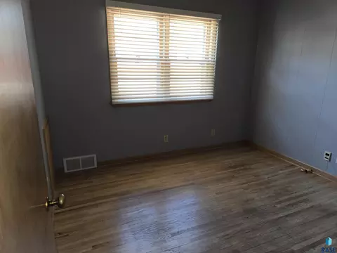 2010 W 33rd Street St, Sioux Falls, SD 57105 photo 10