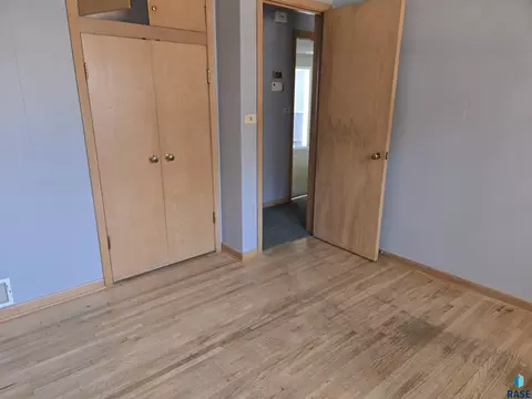 2010 W 33rd Street St, Sioux Falls, SD 57105 photo 12