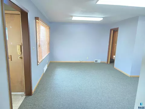 2010 W 33rd Street St, Sioux Falls, SD 57105 photo 5