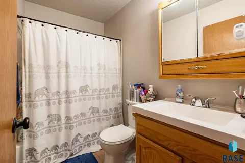 205 E 5th St, Dell Rapids, SD 57022 photo 11