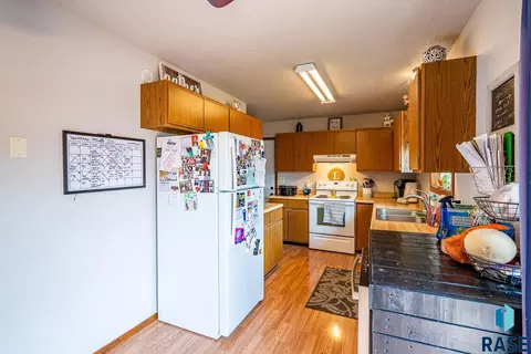 205 E 5th St, Dell Rapids, SD 57022 photo 17