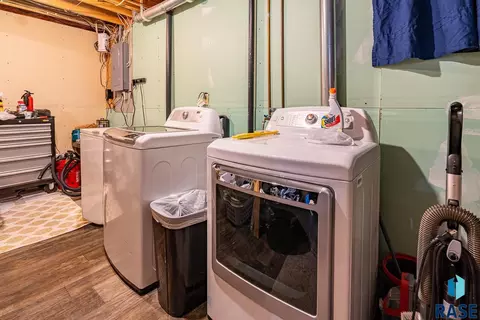 205 E 5th St, Dell Rapids, SD 57022 photo 31