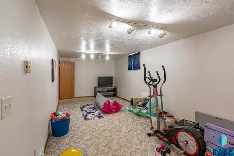205 E 5th St, Dell Rapids, SD 57022 photo 24