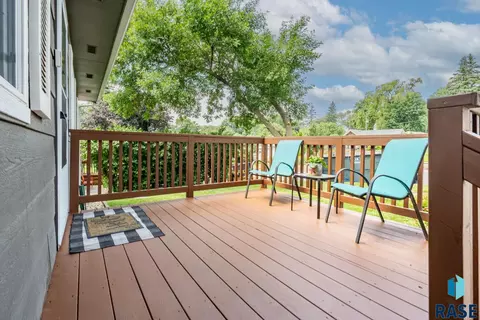 205 E 5th St, Dell Rapids, SD 57022 photo 5