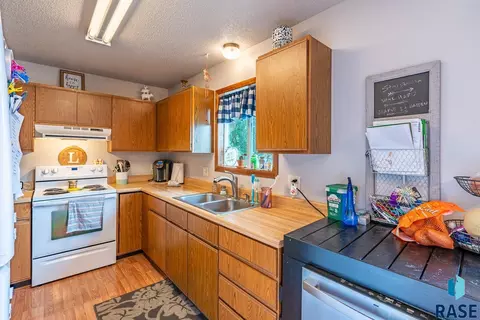 205 E 5th St, Dell Rapids, SD 57022 photo 18