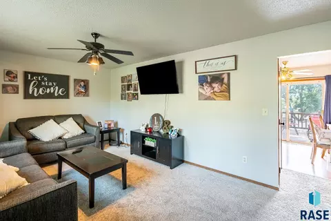 205 E 5th St, Dell Rapids, SD 57022 photo 6