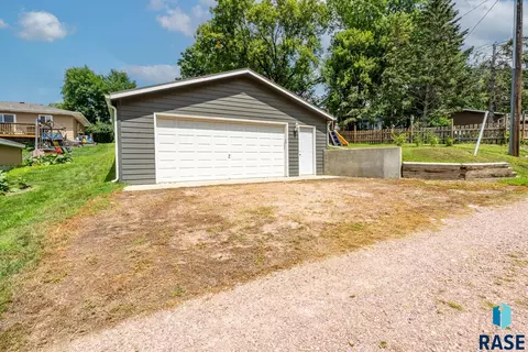 205 E 5th St, Dell Rapids, SD 57022 photo 36