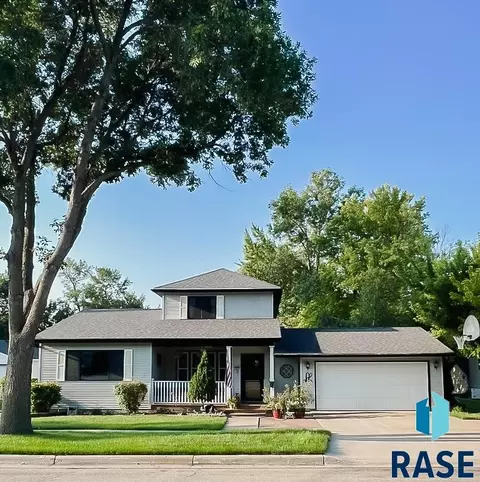 313 W Luverne St, Luverne, MN 56156