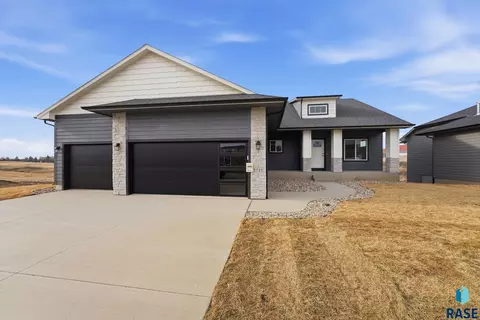 1721 N Hyssop Dr, Sioux Falls, SD 57110
