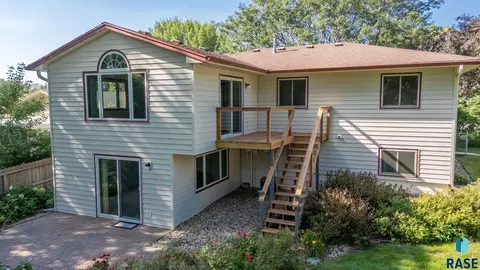 3109 E 33rd St, Sioux Falls, SD 57103 photo 2