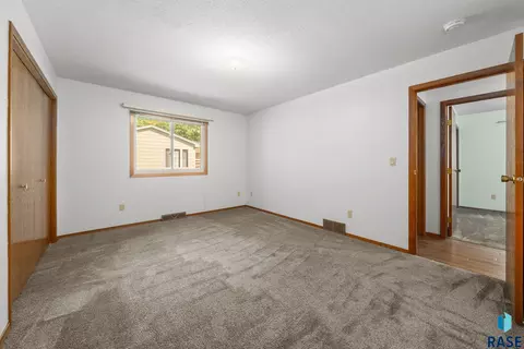 3109 E 33rd St, Sioux Falls, SD 57103 photo 20