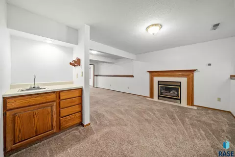 3109 E 33rd St, Sioux Falls, SD 57103 photo 25