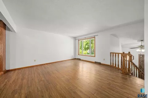 3109 E 33rd St, Sioux Falls, SD 57103 photo 12