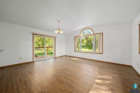 3109 E 33rd St, Sioux Falls, SD 57103 photo 10