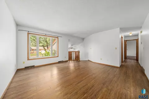 3109 E 33rd St, Sioux Falls, SD 57103 photo 11