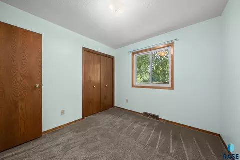 3109 E 33rd St, Sioux Falls, SD 57103 photo 18