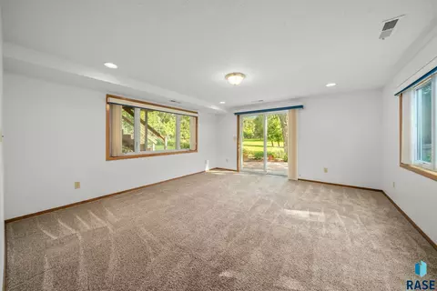 3109 E 33rd St, Sioux Falls, SD 57103 photo 30