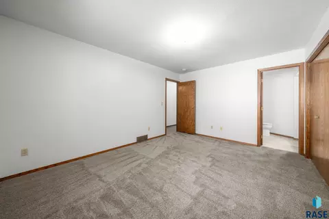 3109 E 33rd St, Sioux Falls, SD 57103 photo 21
