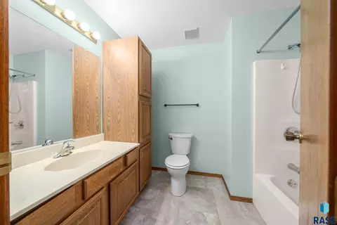 3109 E 33rd St, Sioux Falls, SD 57103 photo 24