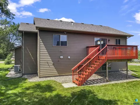 1601 E Tracy Ln, Sioux Falls, SD 57103 photo 24