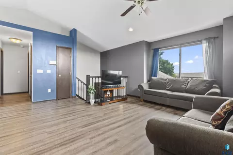 1601 E Tracy Ln, Sioux Falls, SD 57103 photo 8