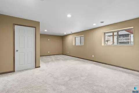 1601 E Tracy Ln, Sioux Falls, SD 57103 photo 16