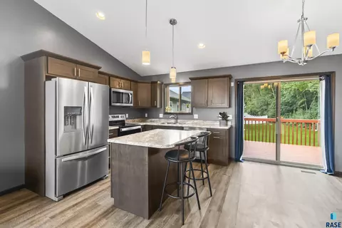 1601 E Tracy Ln, Sioux Falls, SD 57103 photo 9