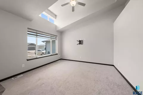 6745 W Viola Ct, Sioux Falls, SD 57107 photo 11