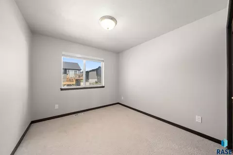 6745 W Viola Ct, Sioux Falls, SD 57107 photo 18