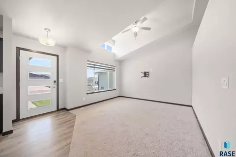 6745 W Viola Ct, Sioux Falls, SD 57107 photo 10