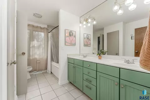 2305 E Harriet Lea, Sioux Falls, SD 57103 photo 13