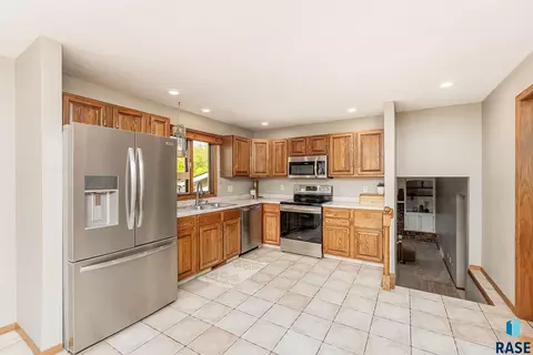 2305 E Harriet Lea, Sioux Falls, SD 57103 photo 6