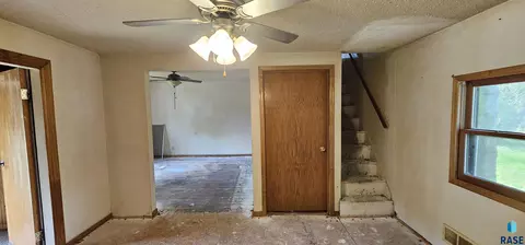579 W 1st Ave, Parker, SD 57053 photo 9