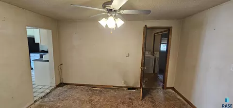 579 W 1st Ave, Parker, SD 57053 photo 7