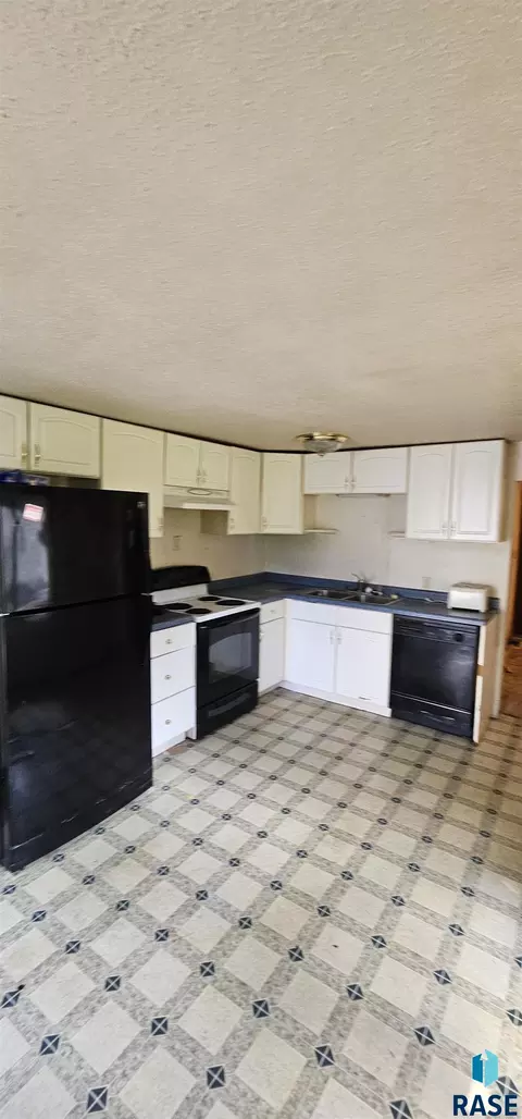 579 W 1st Ave, Parker, SD 57053 photo 17
