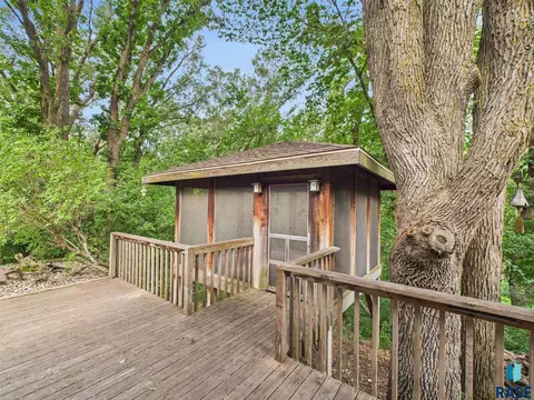 1004 E Tomar Rd, Sioux Falls, SD 57105 photo 5