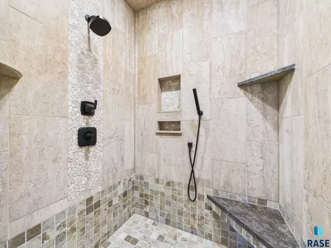 1004 E Tomar Rd, Sioux Falls, SD 57105 photo 11