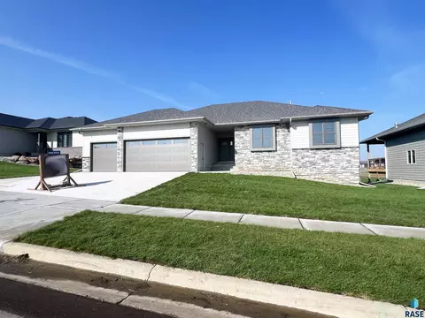 2605 S Galena Ave, Sioux Falls, SD 57110