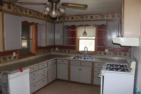 304 E Main St, Woonsocket, SD 57385 photo 8