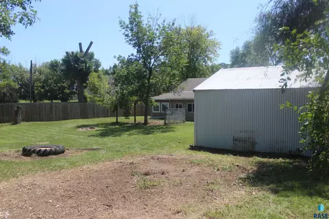 304 E Main St, Woonsocket, SD 57385 photo 36