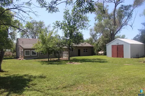 304 E Main St, Woonsocket, SD 57385 photo 39